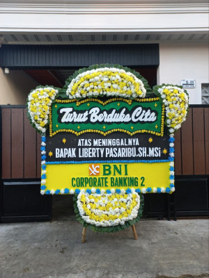 Papan Bunga Duka di Mambioman Bapai